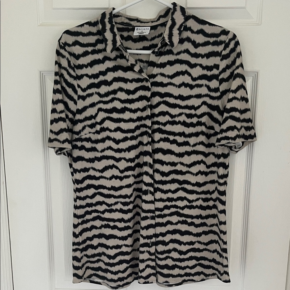 Chic Designer DESOTO Black and Cream Zigzag Shirt